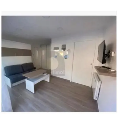 Proche De La Gare Et De La * Μεντόν