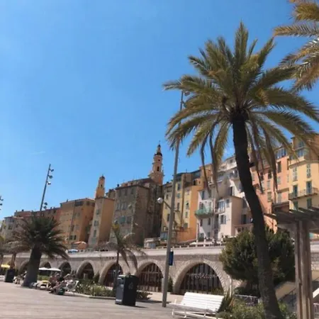 Proche De La Gare Et De La Апартаменты