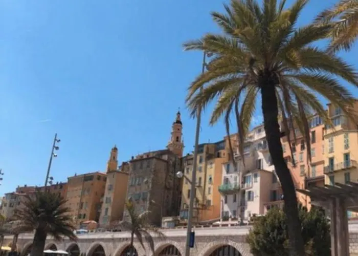 Proche De La Gare Et De La Apartment